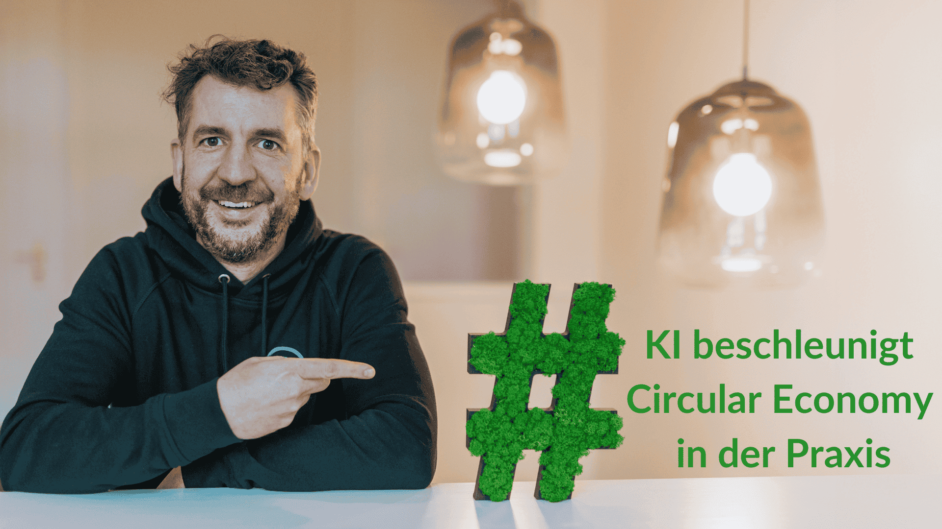 Matthias Schwarzer zeigt auf # KI beschleunigt Circular Economy in der Praxis